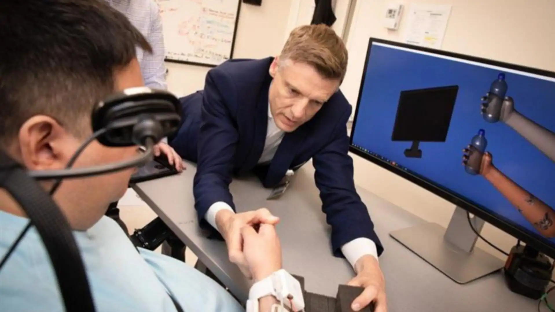 Un tetrapléjico recupera parcialmente la movilidad gracias a la inteligencia artificial Un tetrapléjico recupera parcialmente la movilidad gracias a la inteligencia artificial