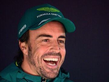 Fernando Alonso, sonriente