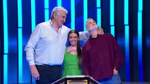 Iturriaga y Romay bromean con la altura de Cristina Pedroche Iturriaga y Romay bromean con la altura de Cristina Pedroche