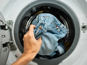 Lavar los pantalones vaqueros Lavar los pantalones vaqueros