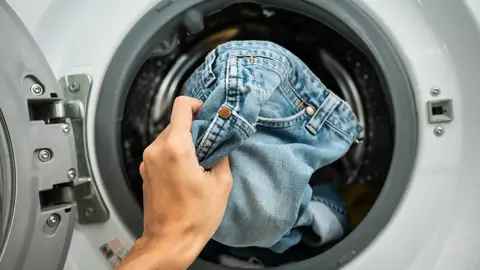 Lavar los pantalones vaqueros Lavar los pantalones vaqueros