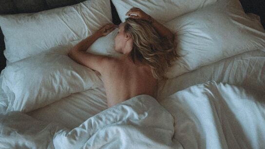 Dormir desnudo