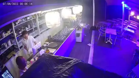 Manga marina en Cambrils Así 'entró' una manga marina en un chiringuito de Cambrils