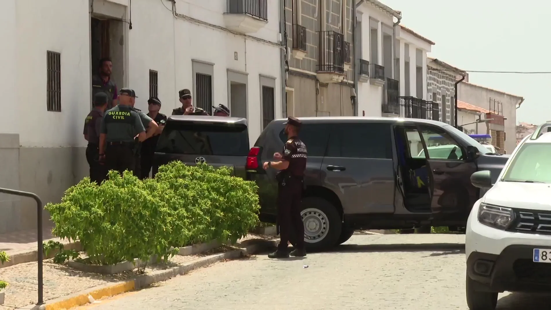 La Guardia Civil se persona en un domicilio tras un asesinato de violencia de género La Guardia Civil se persona en un domicilio tras un asesinato de violencia de género