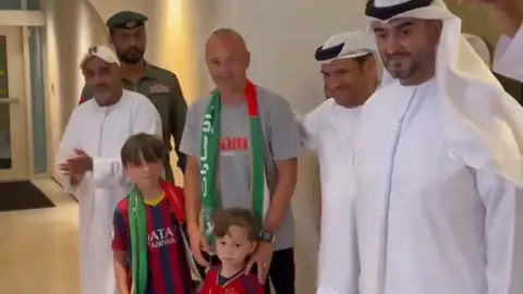 Andrés Iniesta ya está en Dubái para fichar por el Emirates FC Andrés Iniesta ya está en Dubái para fichar por el Emirates FC