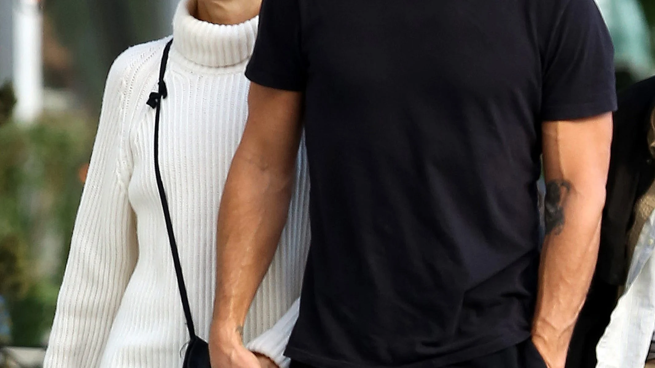 Sandra Bullock y su novio Bryan Randall cogidos de la mano Sandra Bullock y su novio Bryan Randall cogidos de la mano