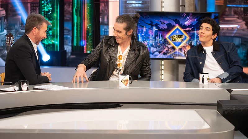 Los looks más atrevidos de Jorge López y Óscar Jaenada salen a la luz en 'El Hormiguero' Los looks más atrevidos de Jorge López y Óscar Jaenada salen a la luz en 'El Hormiguero'