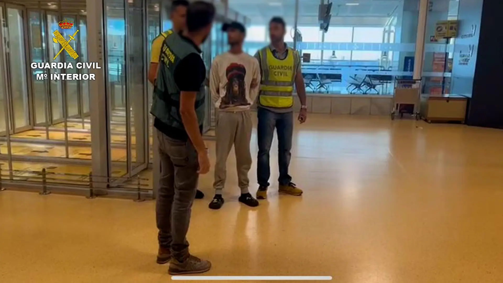 Detención de uno de los implicados en el Aeropuerto Tenerife Sur Detención de uno de los implicados en el Aeropuerto Tenerife Sur