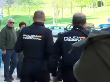 Agentes de Policía Nacional Agentes de Policía Nacional