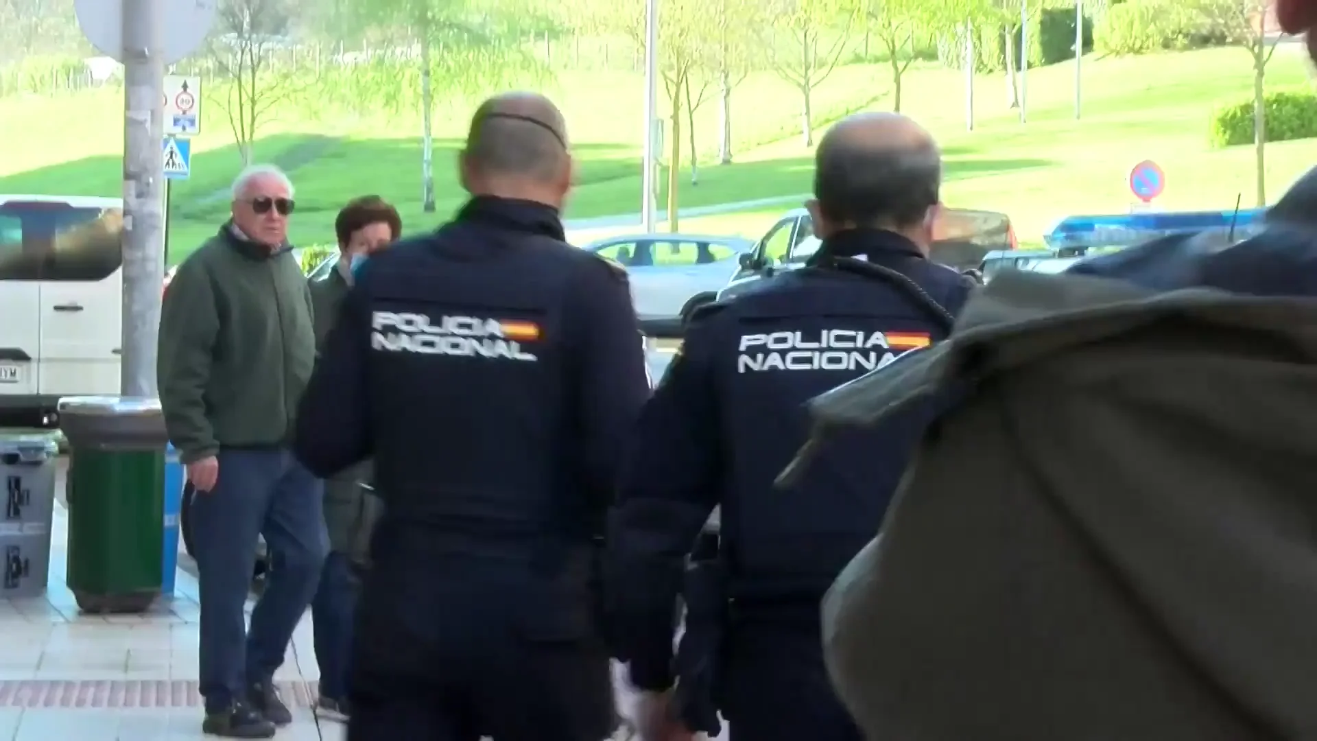 Agentes de Polic&iacute;a Nacional