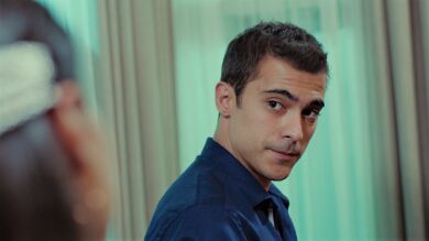 Yiğit deja impresionado a las hijas de Halit… ¿conseguirá conquistar a Lila?
