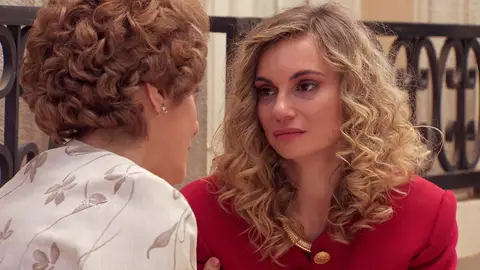 Benigna calma el dolor de Sofía tras la muerte de Ester: “Siempre estará en tus recuerdos” Benigna calma el dolor de Sofía tras la muerte de Ester: “Siempre estará en tus recuerdos”