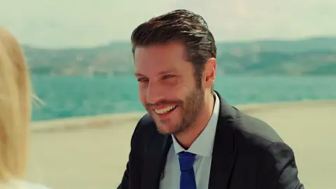 De enemigos a amigos: ¡Caner y Yildiz se alían contra Şahika! (top2) De enemigos a amigos: ¡Caner y Yildiz se alían contra Şahika! (top2)