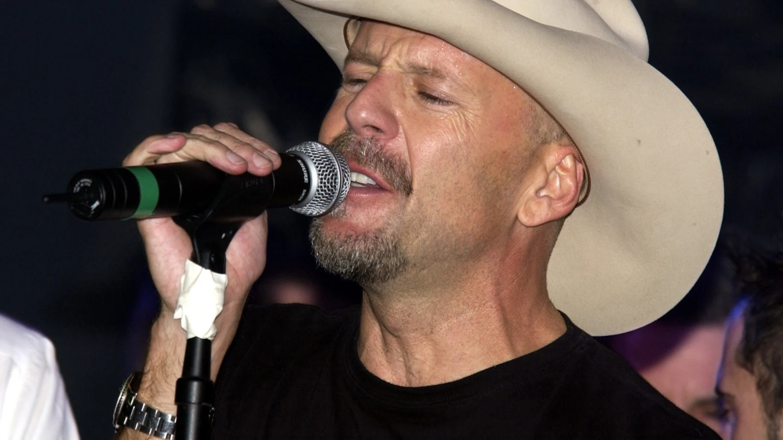 Bruce Willis como cantante con el apodo Bruno Radolini