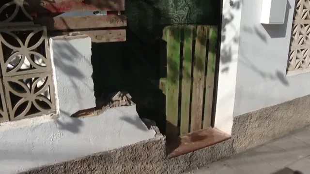 Una casa de Málaga, arrasada por un camión por cuarta vez Una casa de Málaga, arrasada por un camión por cuarta vez