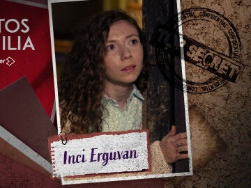Ece Y&uuml;ksel es Inci Erguvan 