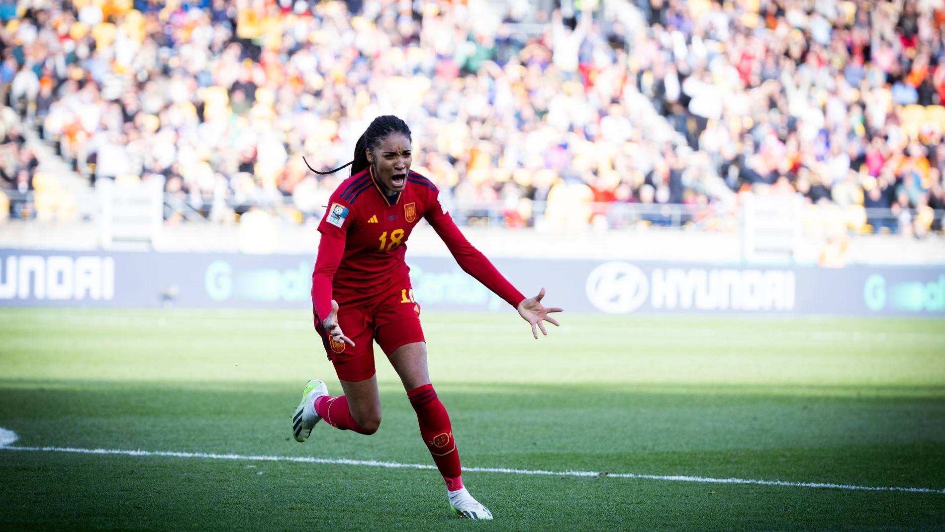 Salma Paralluelo, tras marcar gol en la prórroga durante el partido de cuartos de final de la Copa Mundial Femenina