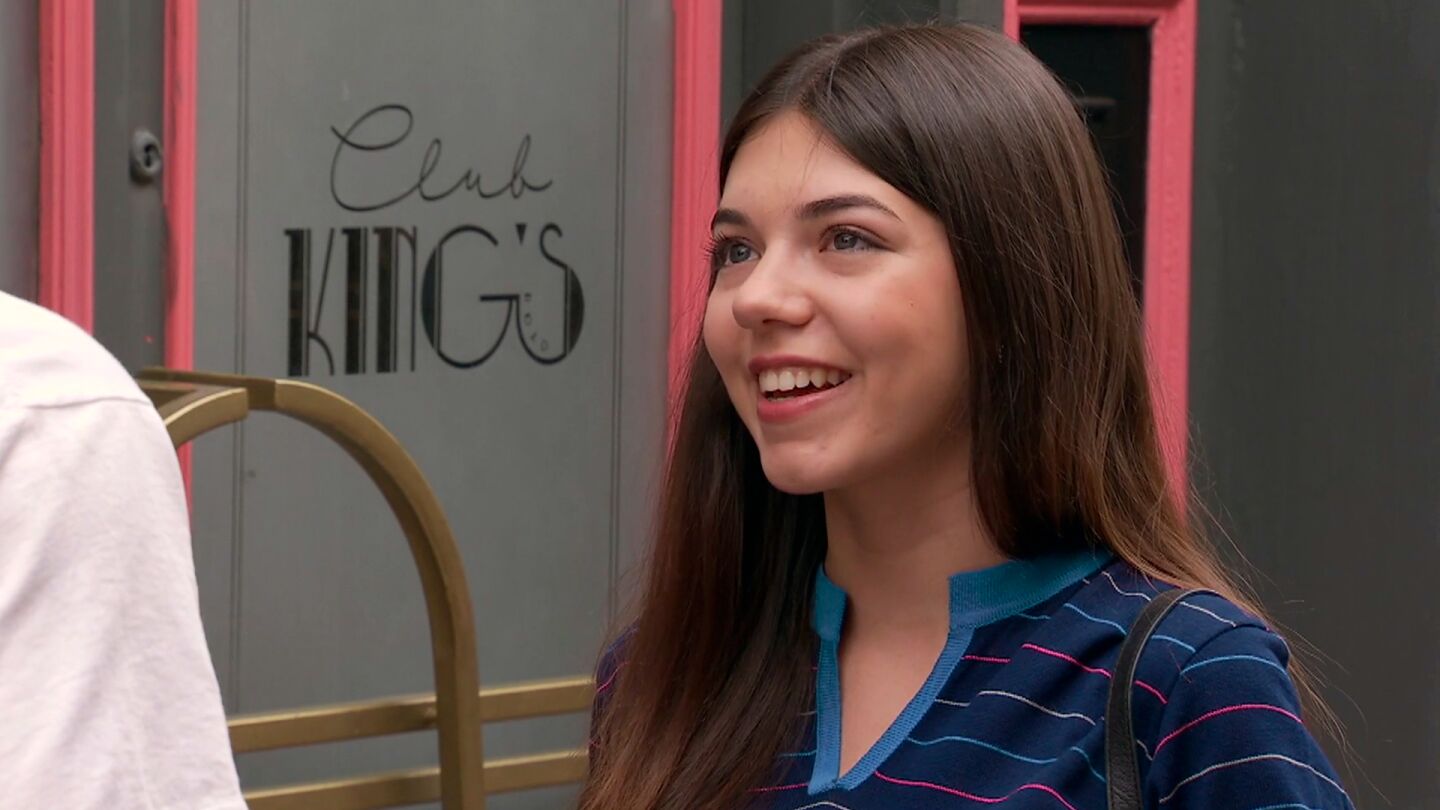 Malena se apoya en Curro: “A Ester le hubiese gustado que fuéramos amigos”