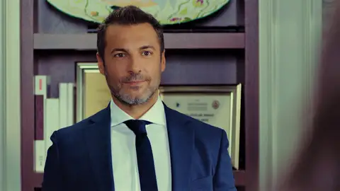¡Nuevo fichaje para el Bufete Ekinci!: Kaya contrata a Leyla como pasante ¡Nuevo fichaje para el Bufete Ekinci!: Kaya contrata a Leyla como pasante