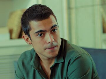 La nueva estrategia de Şahika para poner celosa a Lila: &iexcl;Le hace creer que Yiğit tiene novia!