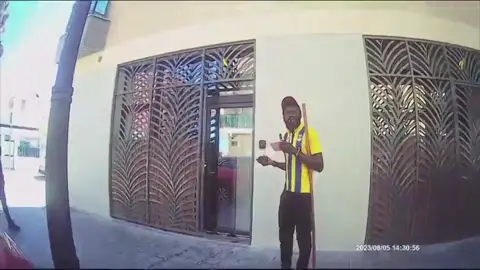 Inmovilizan a un individuo con una pistola táser en Valencia Inmovilizan a un individuo con una pistola táser en Valencia