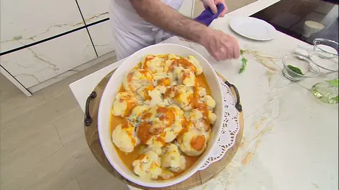 Coliflor con salsa de tomate y queso, la receta sencilla de Arguiñano Coliflor con salsa de tomate y queso, la receta sencilla de Arguiñano