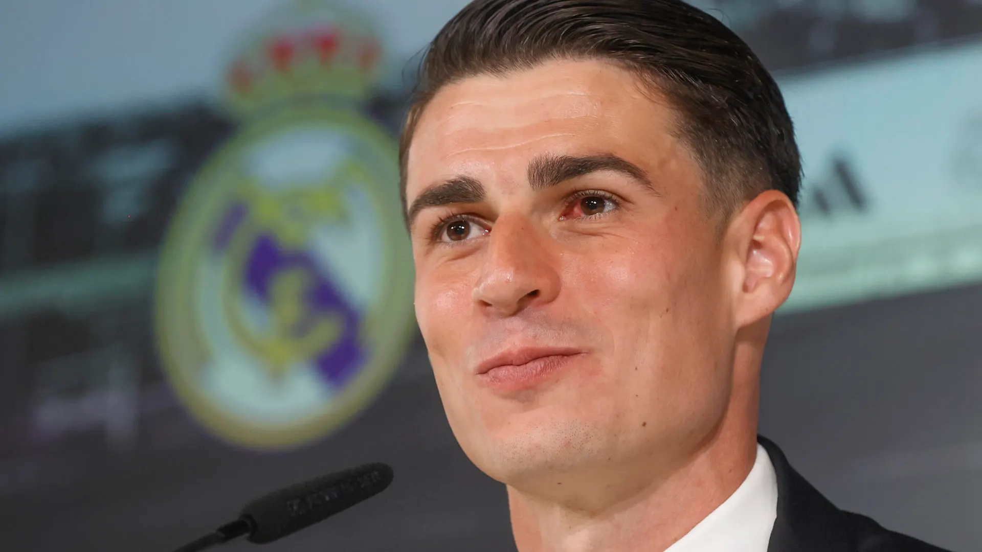 Kepa en su presentación con el Real Madrid Kepa en su presentación con el Real Madrid