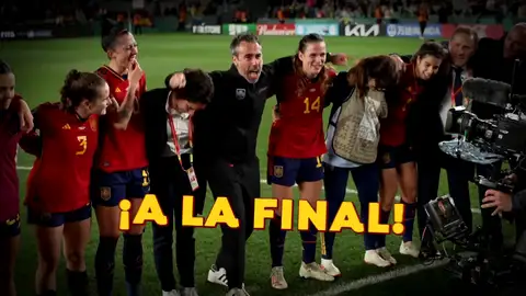 Jorge Vilda arenga a sus jugadoras Jorge Vilda arenga a sus jugadoras