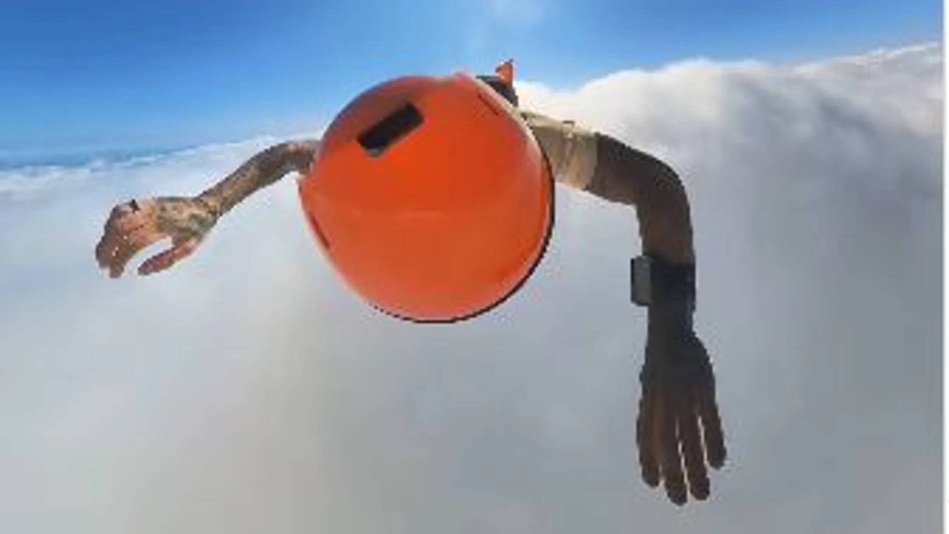 Eric Finat, el paracaidista español que ha mostrado como es el increíble interior de una nube