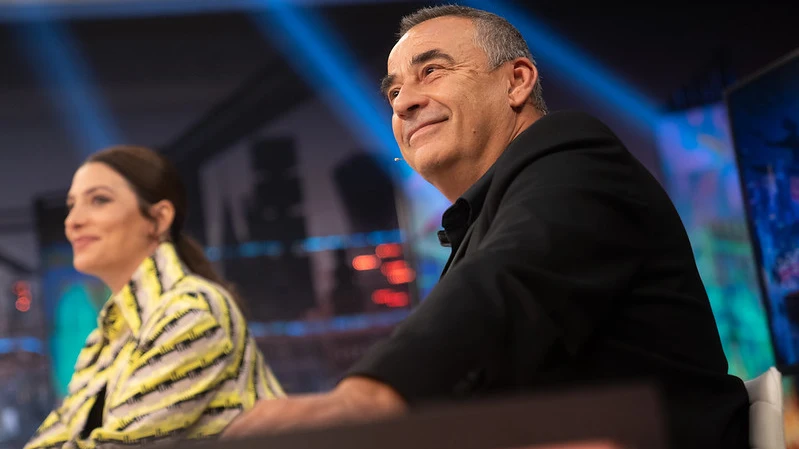 ¡Increíble! El curioso truco de Eduard Fernández para pasar menos calor en verano