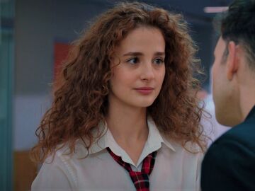 Leyla le confiesa a Tolga su amor por &Ouml;mer: "Si &eacute;l est&aacute; feliz, no importa si me quiere o no" 