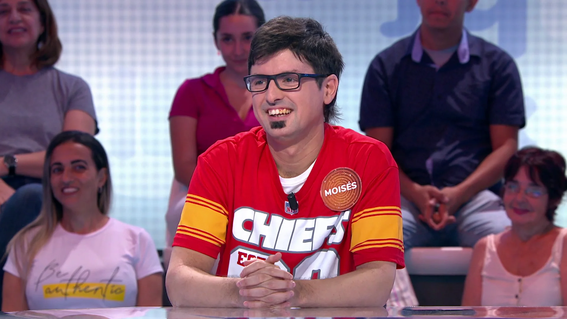 La nost&aacute;lgica imitaci&oacute;n de Mois&eacute;s a Arturo Fern&aacute;ndez: &ldquo;&iexcl;Chat&iacute;n!&rdquo; 