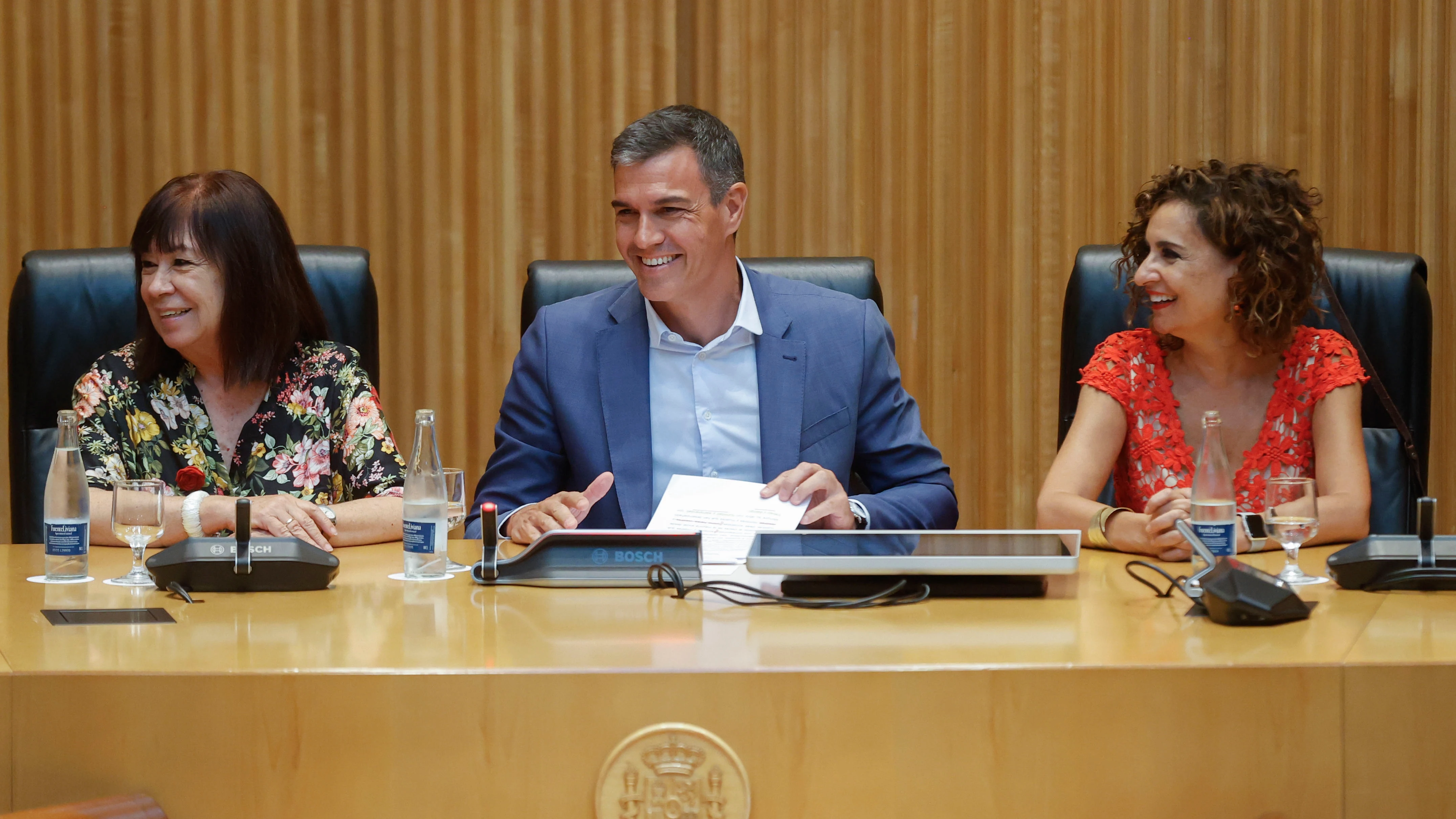 Pedro Sánchez junto a Cristina Narbona y María Jesús Montero Pedro Sánchez junto a Cristina Narbona y María Jesús Montero