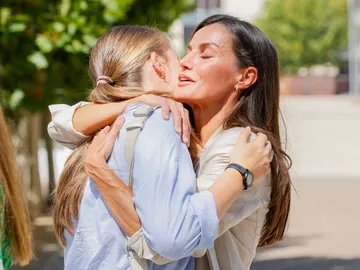 La reina Letizia se despide de su hija Leonor La reina Letizia se despide de su hija Leonor