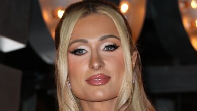 Crocs pasa al siguiente nivel: Las virales botas de Paris Hilton en redes sociales