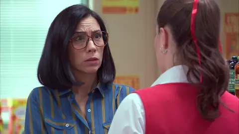 Manolita se molesta con Gala al descubrir su mentira: “No quiero que seas mi niñera” Manolita se molesta con Gala al descubrir su mentira: “No quiero que seas mi niñera”