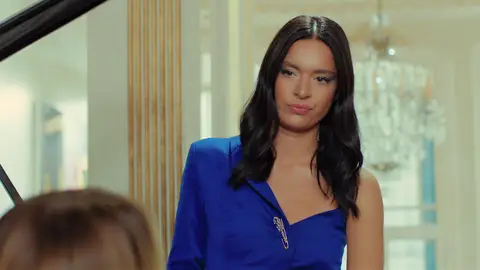 Yildiz ayuda a Zehra a cogerle dinero a Halit a escondidas… ¿La pillarán? Yildiz ayuda a Zehra a cogerle dinero a Halit a escondidas… ¿La pillarán?