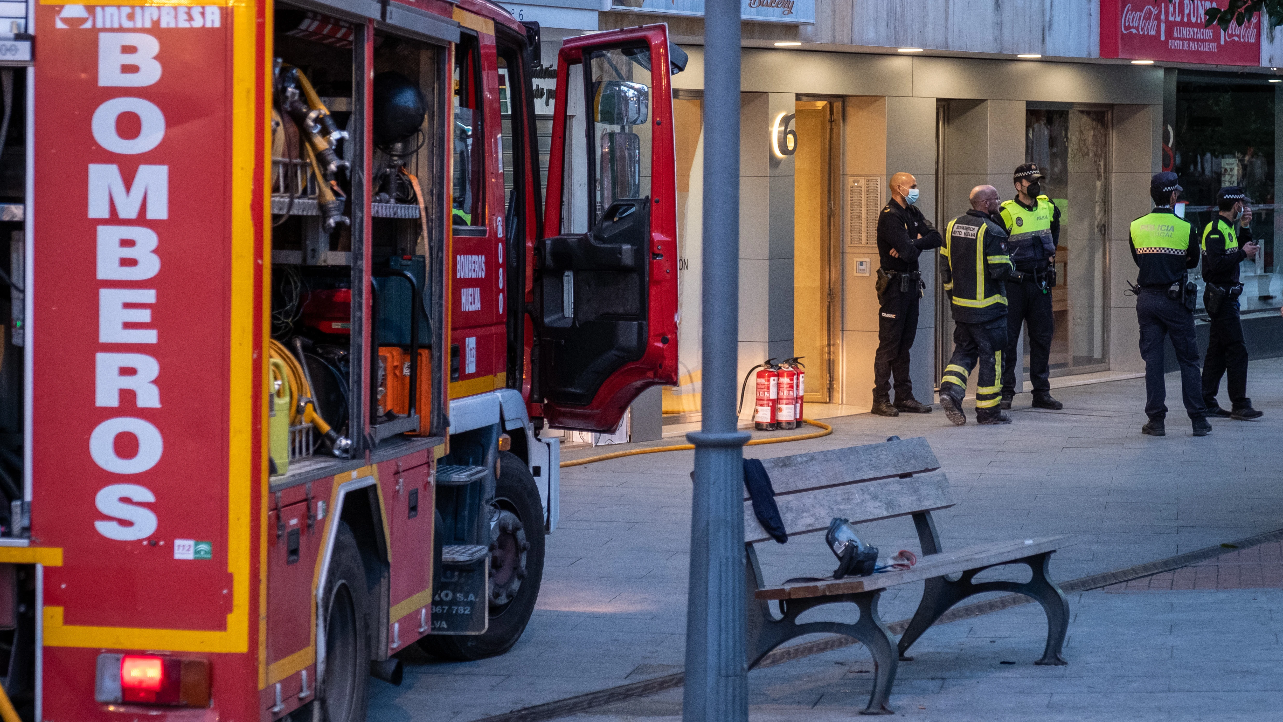 Mueren una mujer y su hijo en el incendio de su vivienda en Talavera de la Reina, Toledo Mueren una mujer y su hijo en el incendio de su vivienda en Talavera de la Reina, Toledo