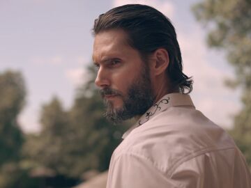 Crespo teme que la historia de amor entre Iv&aacute;n y Sof&iacute;a arruine sus planes: &ldquo;En la cama se confiesan hasta los peores delitos&rdquo; 