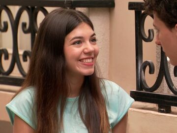 Malena roba el colgante de Victoria para fugarse a Alicante con Curro