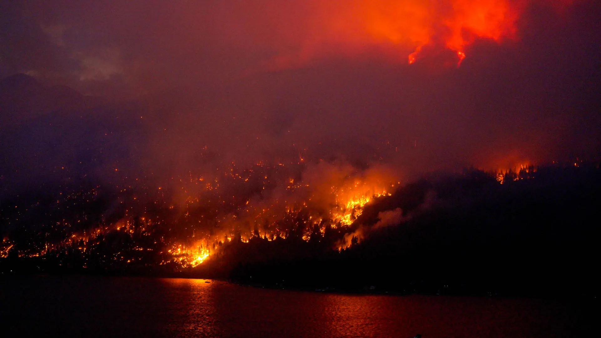 Graves y peligrosos incendios en Canadá Graves y peligrosos incendios en Canadá