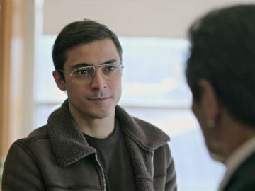 Yekta conoce a &Ouml;mer, su supuesto hijo ileg&iacute;timo&hellip; &iexcl;Pero se niega a aceptarlo!