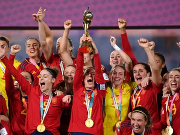 España levanta la Copa del Mundo en Sídney España levanta la Copa del Mundo en Sídney