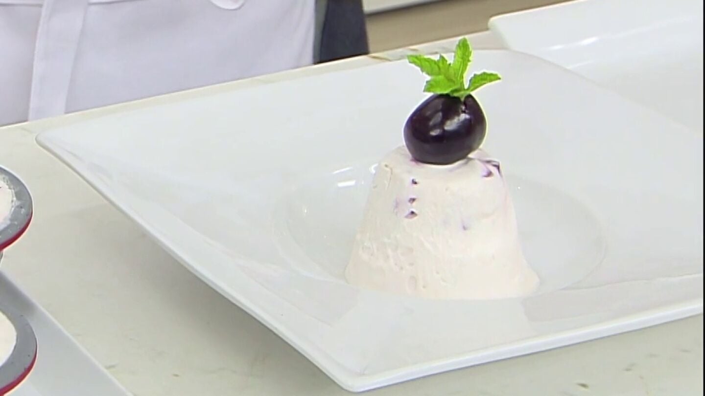 Semifrío de cerezas, un postre casero y fácil de Arguiñano “con el que vais a impresionar”
