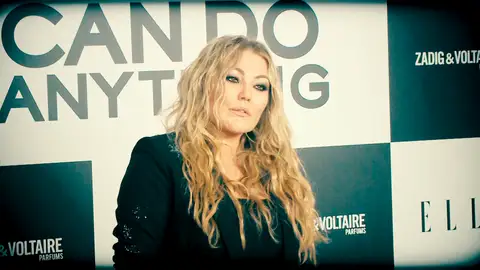 Amaia Montero reaparece sonriente junto a su hermana Idoia, el gran apoyo de la cantante en todo momento Amaia Montero reaparece sonriente junto a su hermana Idoia, el gran apoyo de la cantante en todo momento