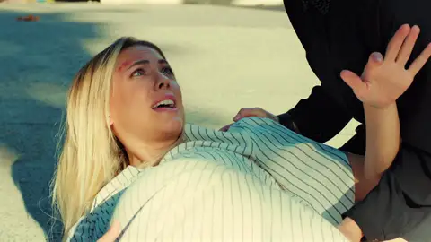 ¡Atropellan a Yildiz a las puertas de la mansión Argun! ¿estarán bien ella y su bebé? ¡Atropellan a Yildiz a las puertas de la mansión Argun! ¿estarán bien ella y su bebé?