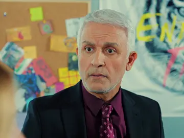 El plan de Ender y Yildiz sale mal: ¡Halit pilla a la joven quitándole sangre a su hijo! El plan de Ender y Yildiz sale mal: ¡Halit pilla a la joven quitándole sangre a su hijo!