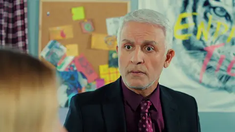 El plan de Ender y Yildiz sale mal: ¡Halit pilla a la joven quitándole sangre a su hijo! El plan de Ender y Yildiz sale mal: ¡Halit pilla a la joven quitándole sangre a su hijo!