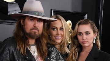 Miley Cyrus con sus padres, Billy Rae y Tish Cyrus