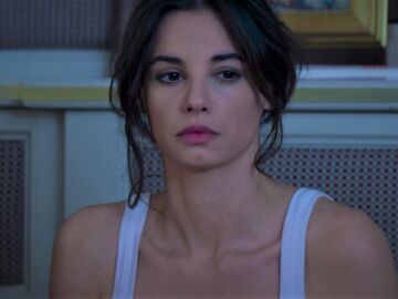 Esta noche en &lsquo;Violeta como el mar&rsquo;: Violeta, preocupada por la misteriosa llamada que ha recibido de&hellip; &iquest;su padre?